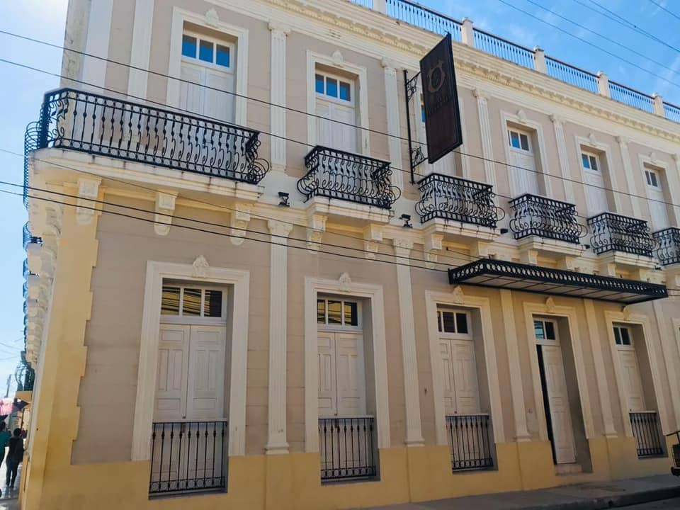 Fachada del Hotel Telégrafo en Bayamo